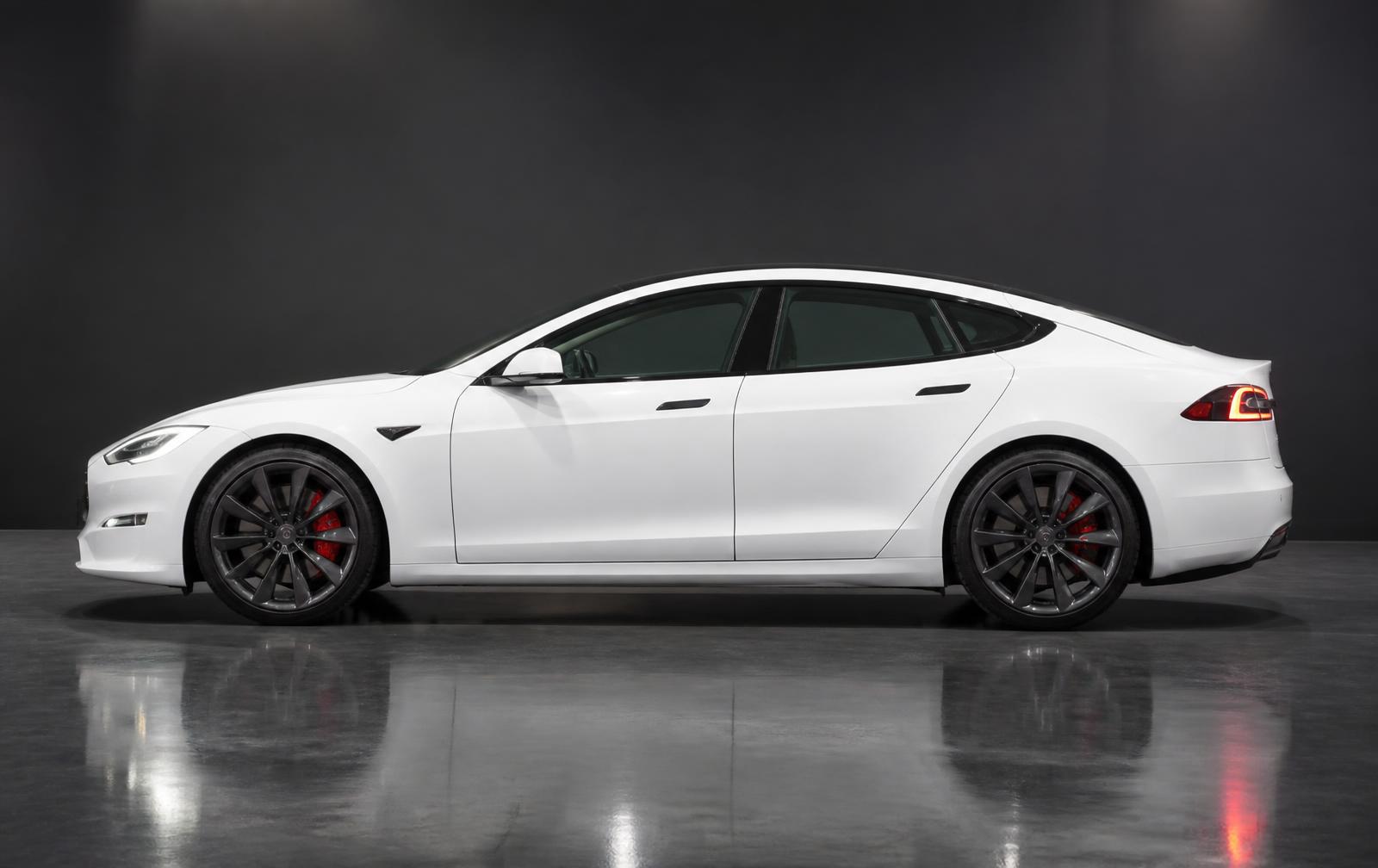 Tesla Model S exterior view frame 4
