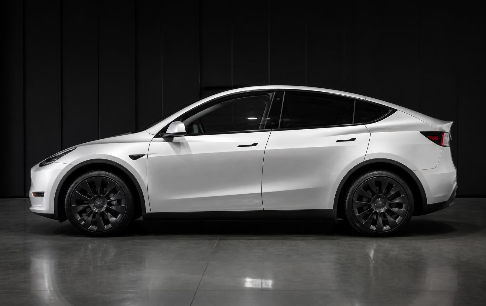 Tesla Model Y exterior view frame 4
